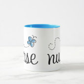 Tasse assez bleue d'infirmière (Centre)