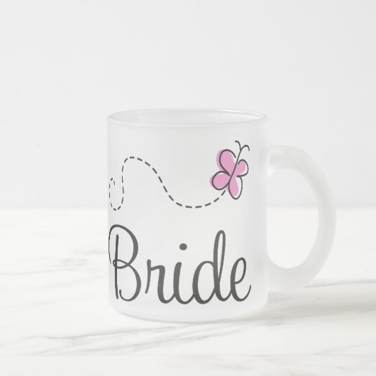 Tasse assez rose de jeune mariée de mariage de (Droit)