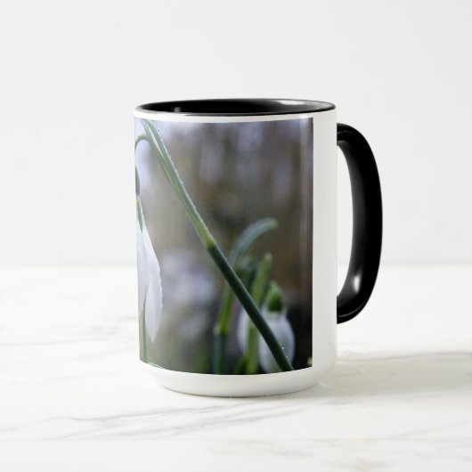 Tasse avec des perce-neiges (Devant droit)