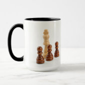 Tasse avec des pièces d'échecs (Gauche)