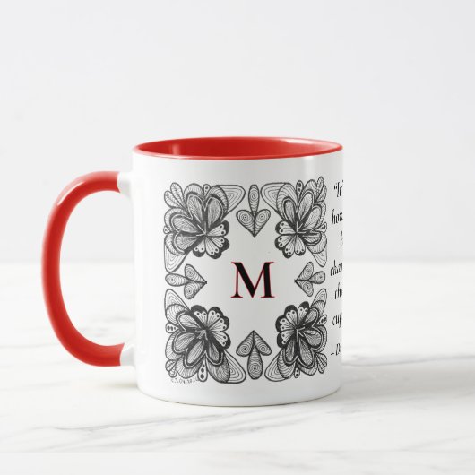 Tasse avec gribouillis abstrait en noir et blanc e (Gauche)