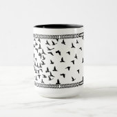 tasse avec oiseaux en noir et blanc, style classiq (Centre)