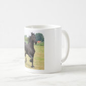 Tasse avec un beau cheval de Frisian (Devant droit)
