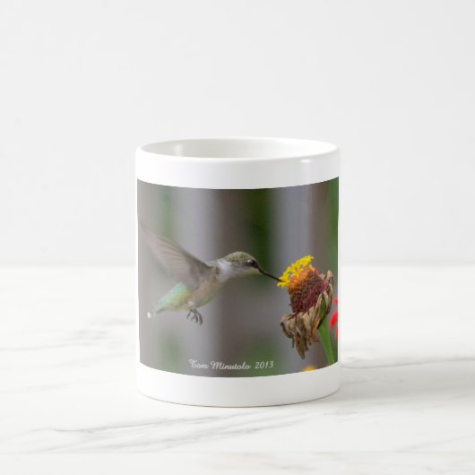 Tasse blanche classique de colibri (Centre)