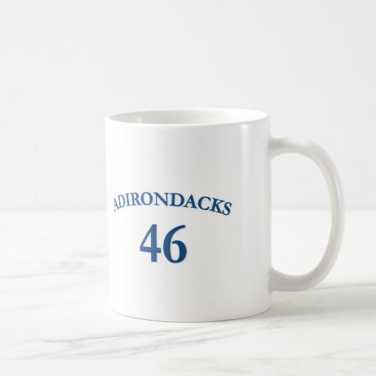 Tasse blanche classique de l'Adirondacks 46 (Droite)