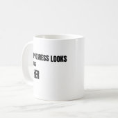 Tasse blanche « Le progrès ressemble à elle » – Ca (Devant gauche)