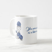 Tasse bleue de cadeau de sentiment de roses (Devant gauche)