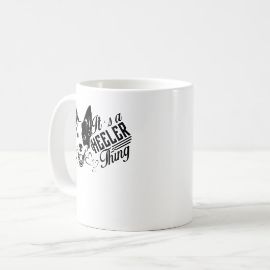 Tasse bleue de chose de Heeler (Devant gauche)