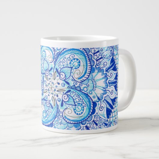 tasse bleue de conception de mandala (Devant droit)