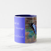 Tasse bleue de gratitude d'aquarelle de Morpho (Centre)