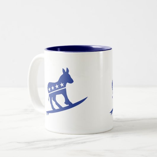 Tasse bleue de vague (Devant gauche)