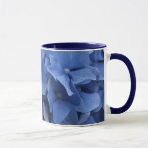 Tasse bleue d'hortensias