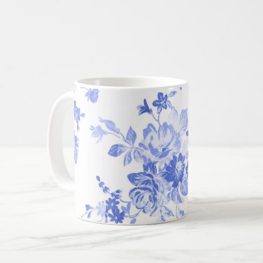 tasse bleue traditionnelle de motif de porcelaine (Devant gauche)