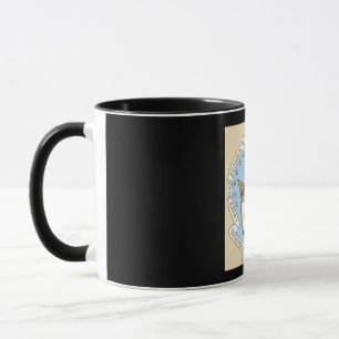 Tasse carmélite avec l'arrière - plan noir