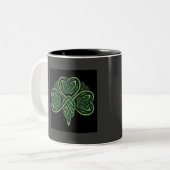 Tasse celtique de shamrock de noeud (Devant gauche)