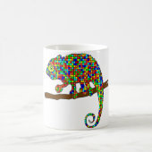 Tasse Checkered de caméléon d'arc-en-ciel (Centre)