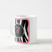 Tasse chic de monogramme de rose d'impression de (Devant gauche)