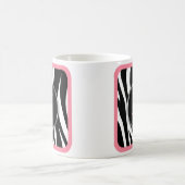 Tasse chic de monogramme de rose d'impression de (Centre)