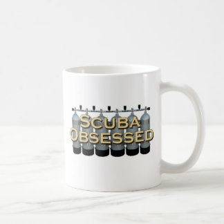 Tasse classique hantée par scaphandre