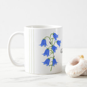 Tasse classique jolie aux jonquilles bleues avec d
