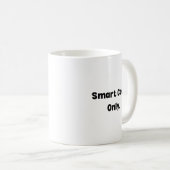 Tasse Code Intelligent Uniquement – Cadeau Minimal (Devant droit)