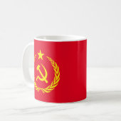Tasse communiste de classique de drapeau de guerre (Devant gauche)