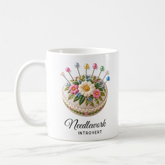 Tasse Coussin à Épingles Brodé — Introverti de la (Gauche)
