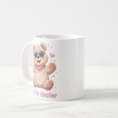 Tasse Cuddle Dealer – Douce Ourson (Devant gauche)