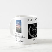 TASSE d'ACCOLADE - livre de l'année (Devant gauche)