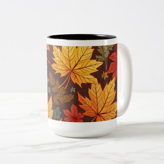 tasse dans les feuilles d'automne (Devant droit)
