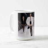 Tasse d'art de défilé de mode (Devant gauche)