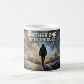 Tasse d'art noir de confrontation poussiéreuse cin (Centre)