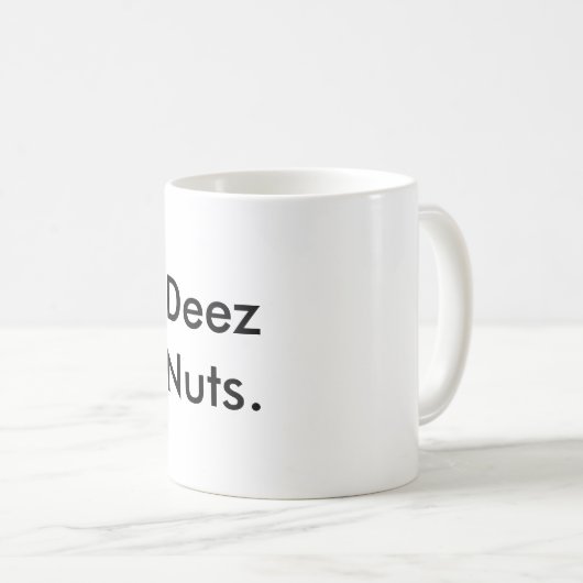 Tasse de bâillon "d'écrous de Deez" (Devant droit)