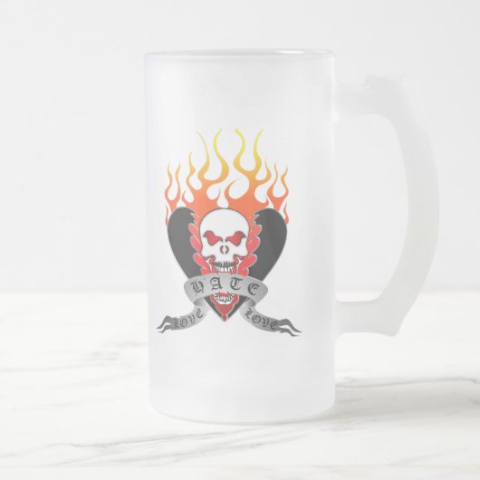Tasse de bière de tatouage d'amour de haine (Droit)