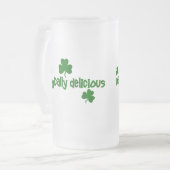 Tasse de bière givrée comme par magie délicieuse (Devant gauche)