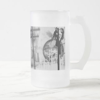 Tasse de bière givrée du monteur de lignes