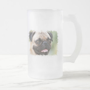Tasse de bière givrée par chien de carlin