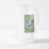 Tasse de bière givrée par écureuil gris (Devant droit)