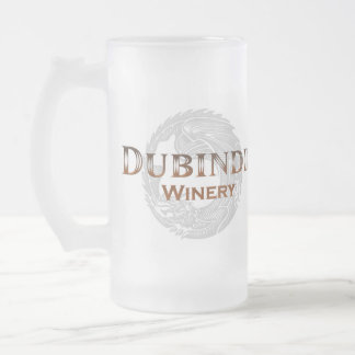 Tasse de bière givrée par établissement vinicole