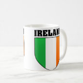 Tasse de bouclier de l'Irlande (Devant droit)