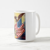 Tasse de café avec EAGLE DÉFENDANT LA LIBERTÉ (Devant droit)