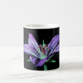 tasse de café avec la fleur pourpre (Centre)