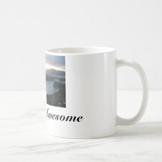 Tasse de café avec la plage impressionnante de (Droite)