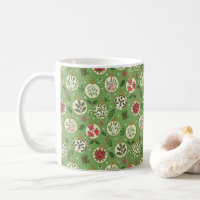 Tasse de café avec ornement de Noël dessiné à la m