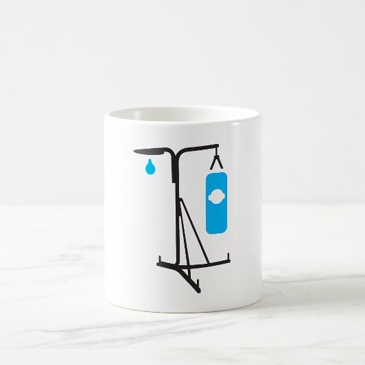 Tasse de café avec sac de frappe de boxe