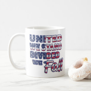 Tasse de café avec typographie "United We Stand"