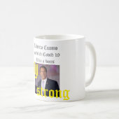tasse de café blanc avec la photo d'Andrew Cuomo (Devant droit)