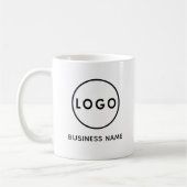 Tasse de café blanche avec nom de marque de logo d (Gauche)