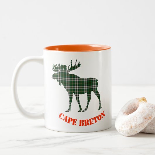 Tasse de café bretonne d'orignaux de tartan de cap (Avec donut)