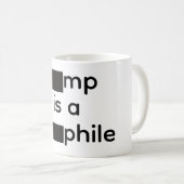 Tasse de café caviardée (Devant droit)